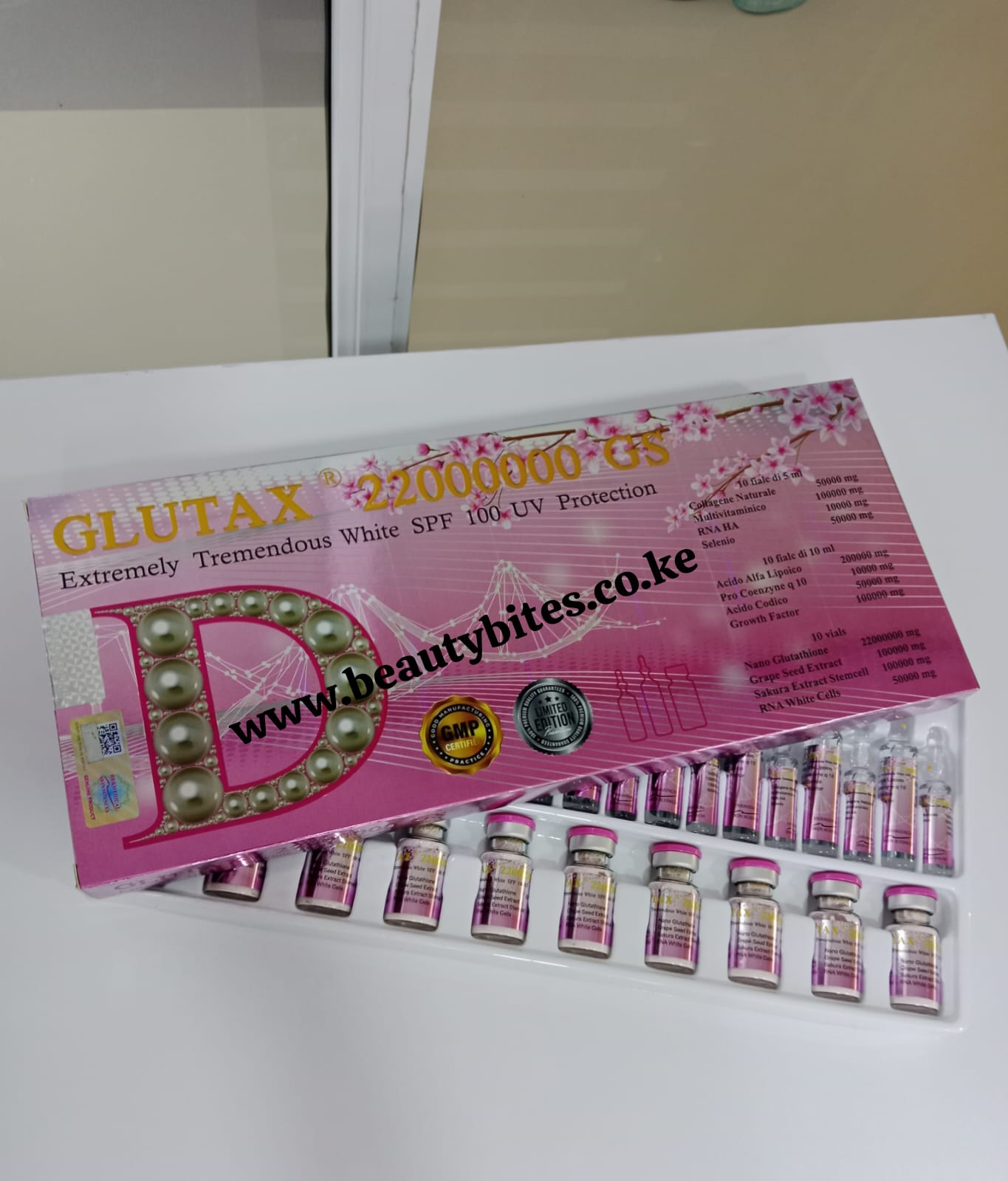 GLUTAX 22000000 GS Extremely Tremendous White SPF 100+ UV Protection.